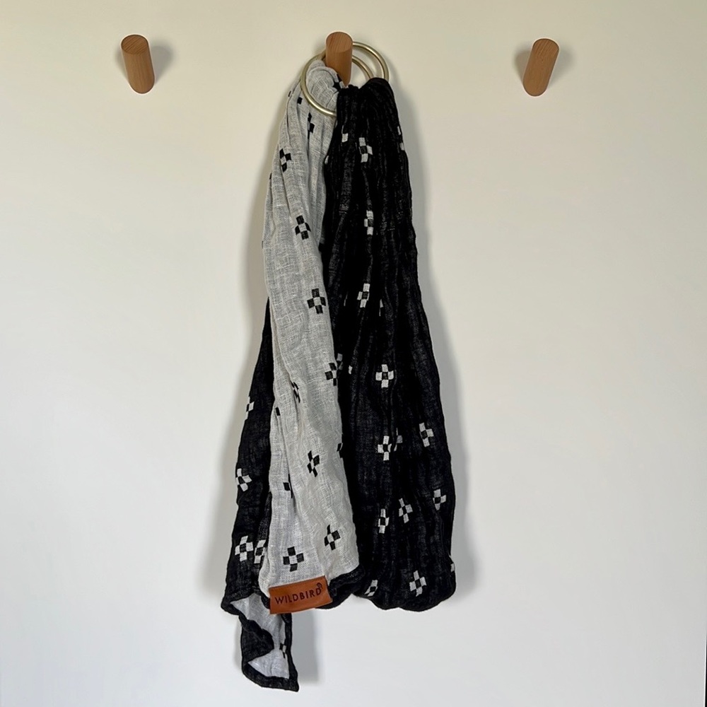 WildBird Emperor Black and White Ring Sling with Gold Rings 74”